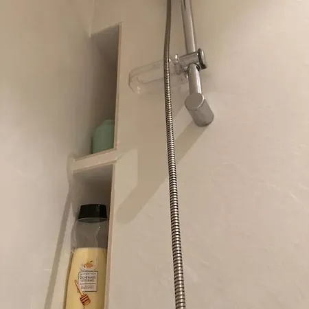 Hyp - Mo's House Apartment