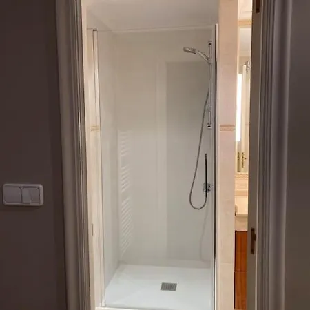 Hyp - Mo's House * Pontevedra