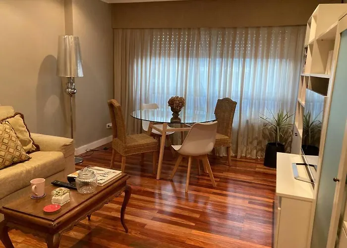 Hyp - Mo's House Ποντεβέντρα